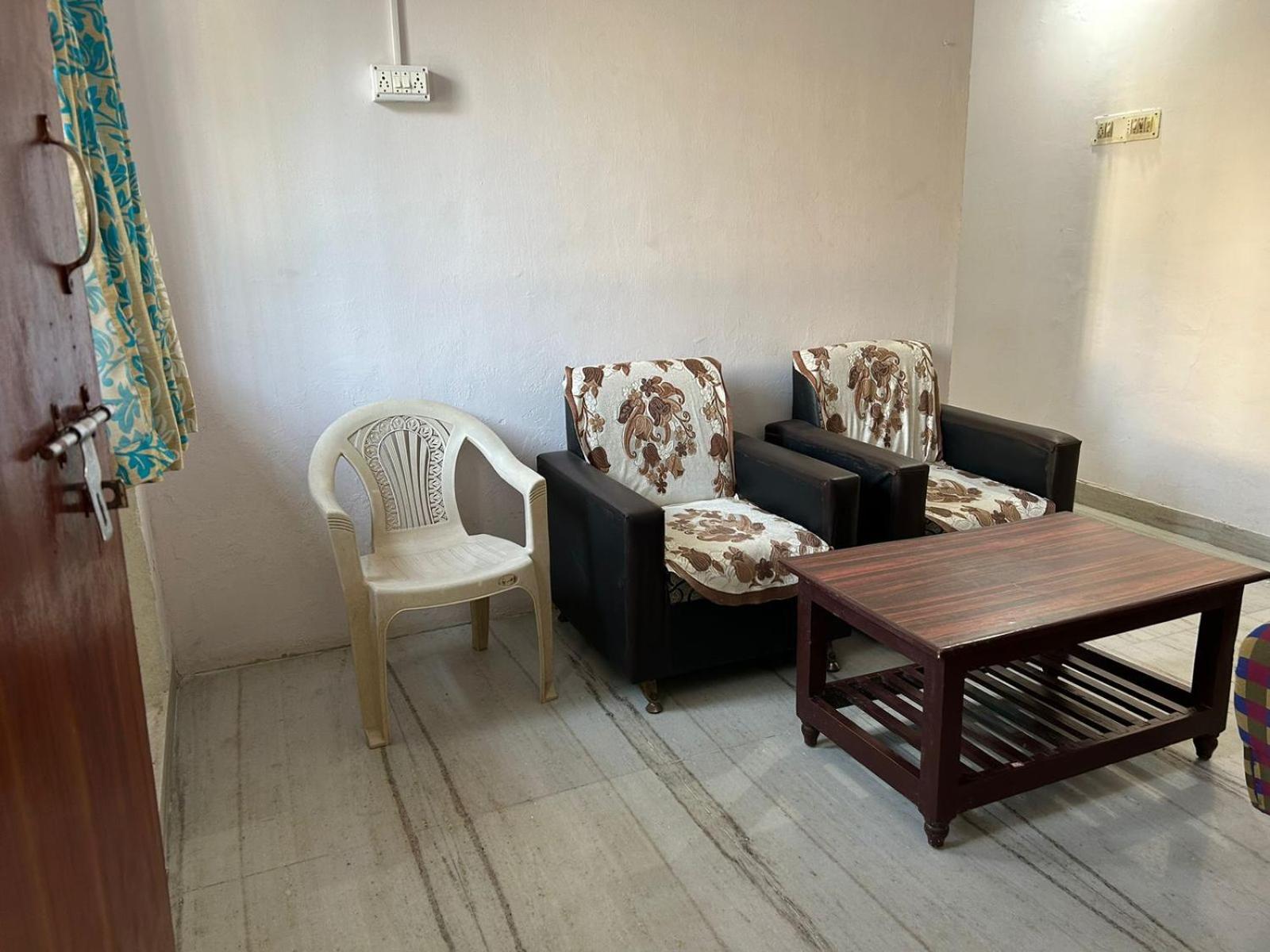 Vasavi Nivas Hotel Tirupati Exterior foto
