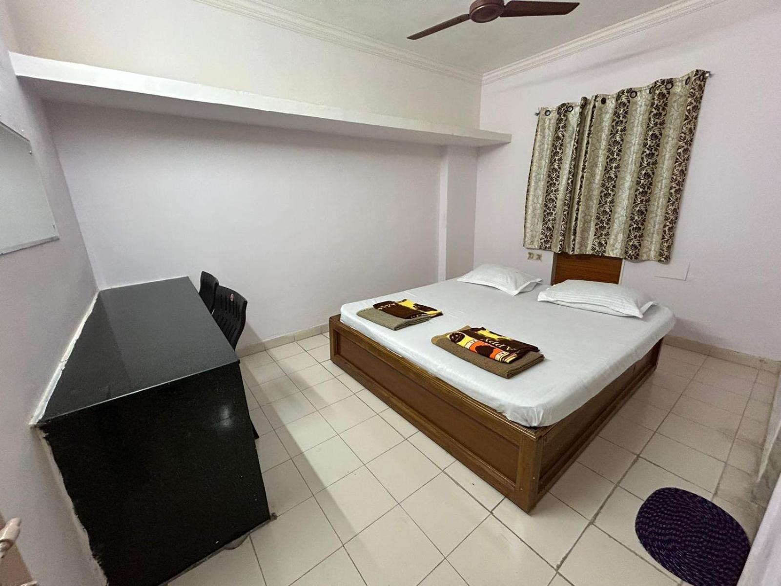 Vasavi Nivas Hotel Tirupati Exterior foto