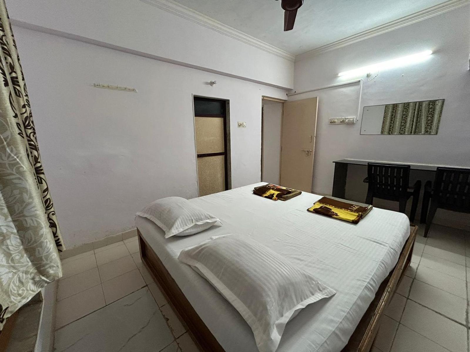 Vasavi Nivas Hotel Tirupati Exterior foto